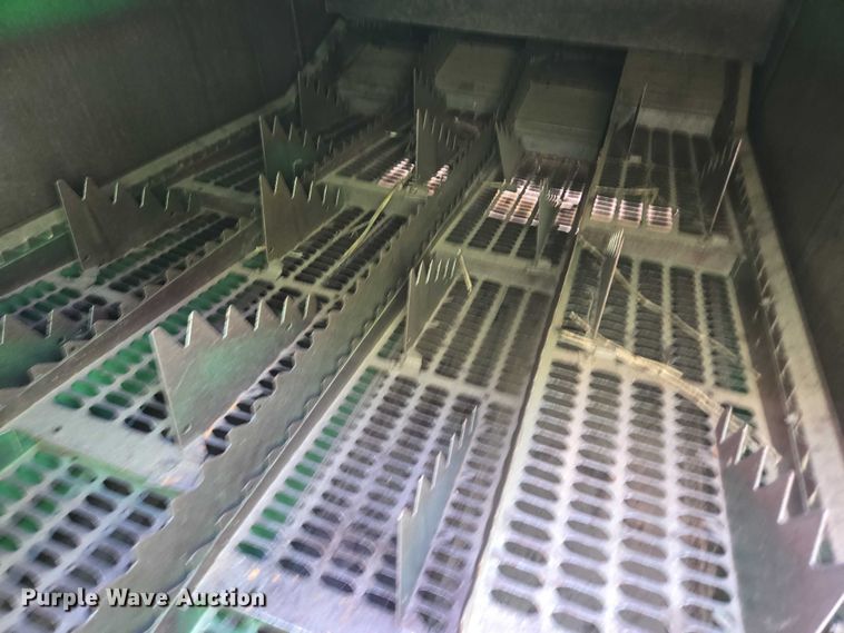 image for item DE2186 1993 John Deere 9500 RWA combine