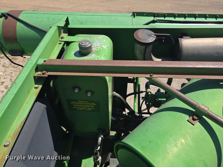 image for item DE2186 1993 John Deere 9500 RWA combine