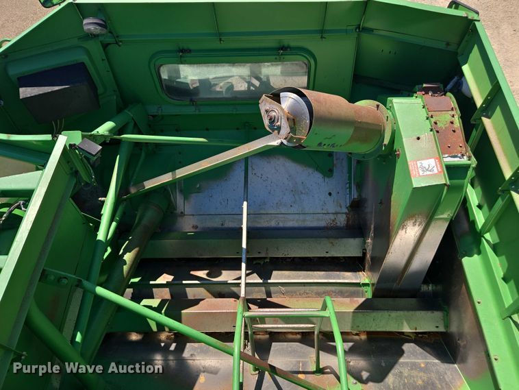 image for item DE2186 1993 John Deere 9500 RWA combine