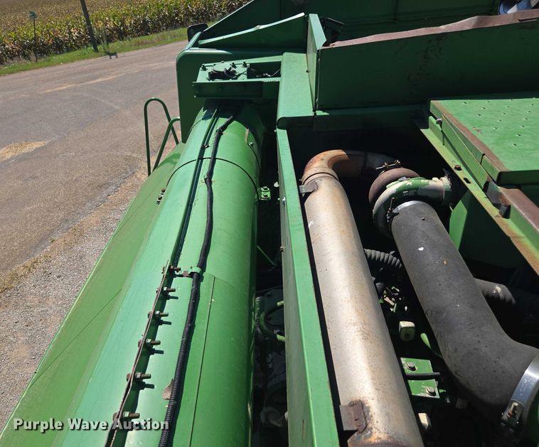 image for item DE2186 1993 John Deere 9500 RWA combine