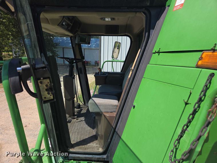 image for item DE2186 1993 John Deere 9500 RWA combine