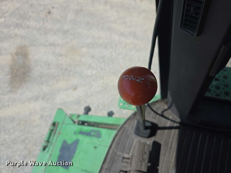 image for item DE2186 1993 John Deere 9500 RWA combine