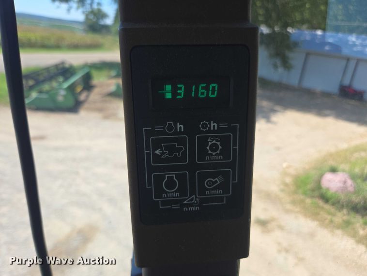 image for item DE2186 1993 John Deere 9500 RWA combine