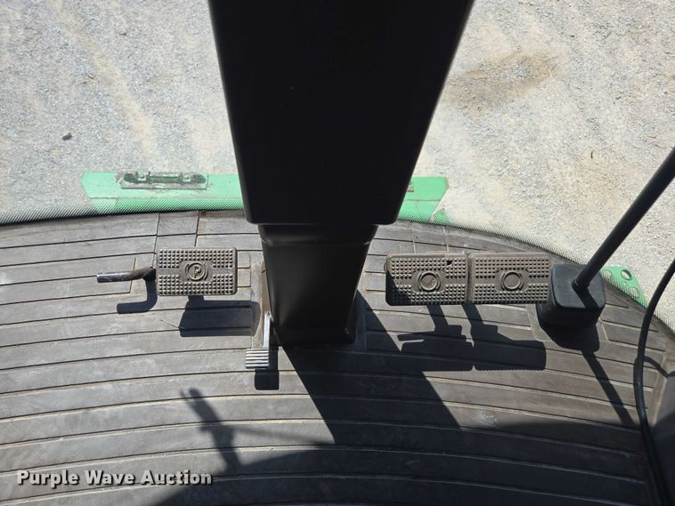 image for item DE2186 1993 John Deere 9500 RWA combine