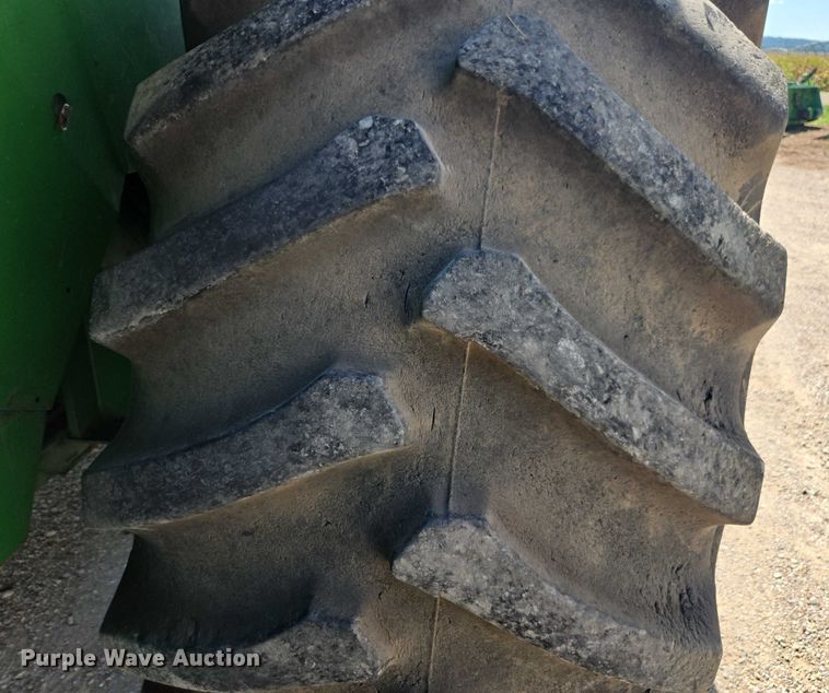 image for item DE2186 1993 John Deere 9500 RWA combine