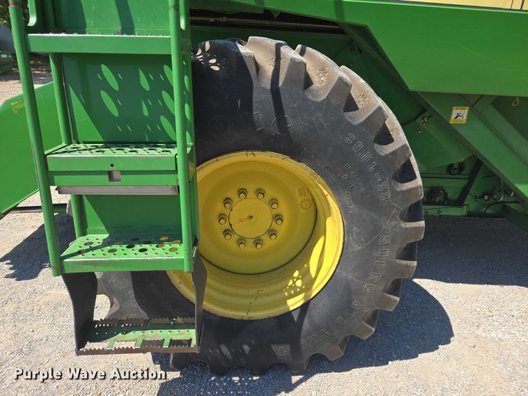 image for item DE2186 1993 John Deere 9500 RWA combine