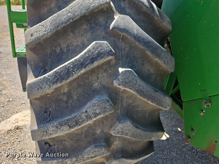 image for item DE2186 1993 John Deere 9500 RWA combine