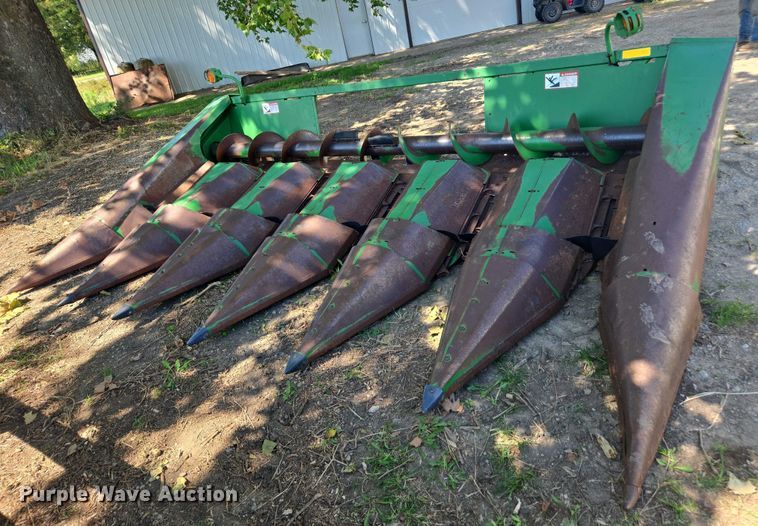 image for item DE2187 John Deere corn head