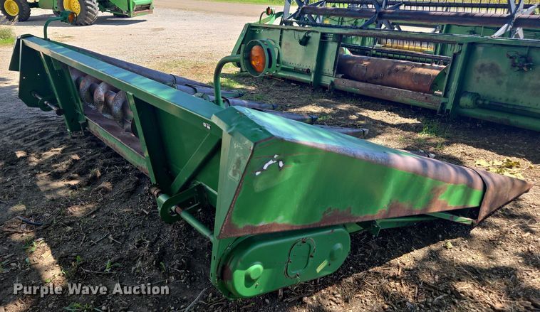 image for item DE2187 John Deere corn head