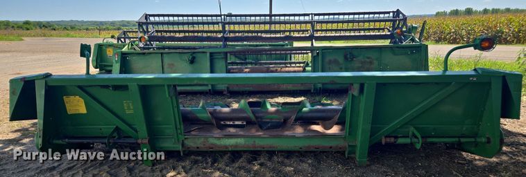 image for item DE2187 John Deere corn head