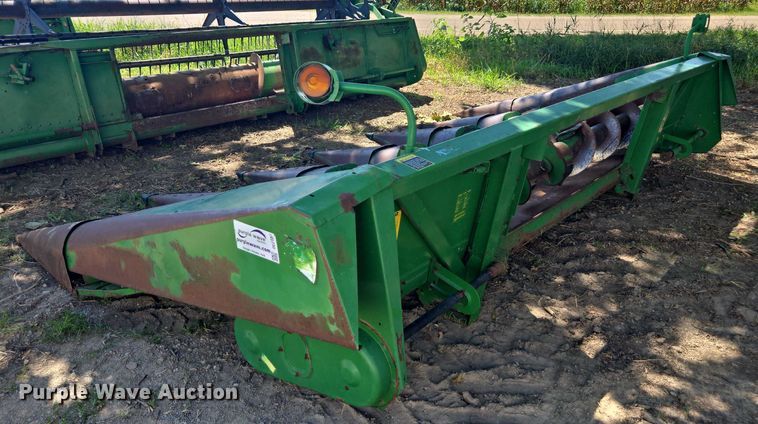 image for item DE2187 John Deere corn head
