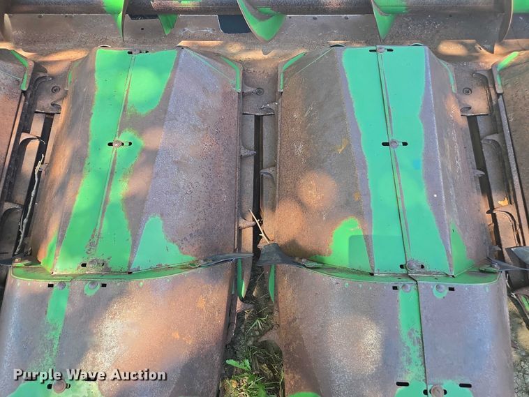 image for item DE2187 John Deere corn head