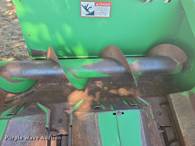 image for item DE2187 John Deere corn head