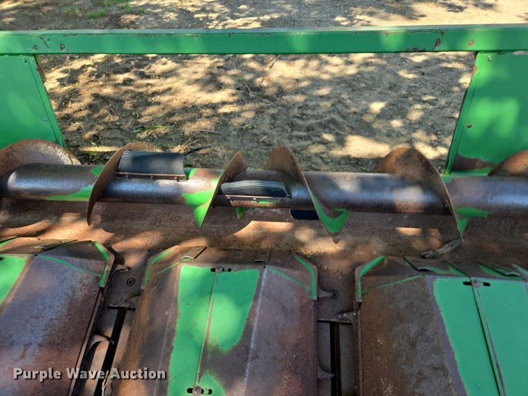 image for item DE2187 John Deere corn head