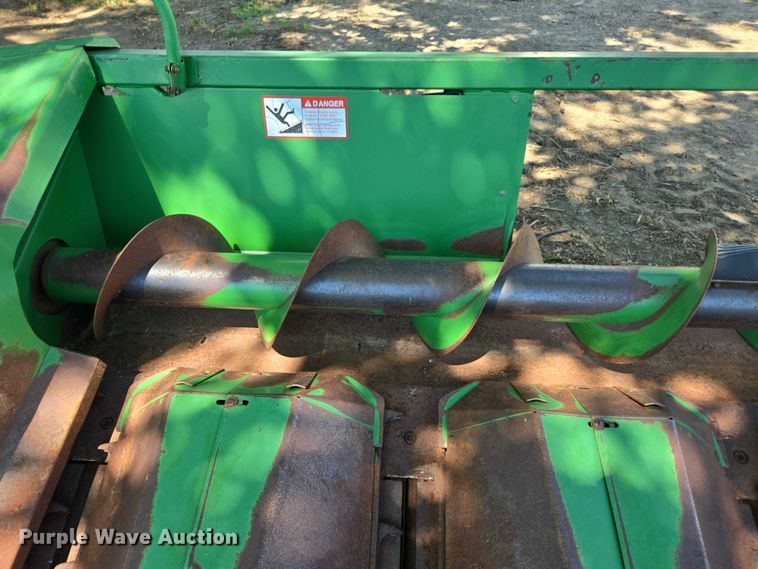 image for item DE2187 John Deere corn head