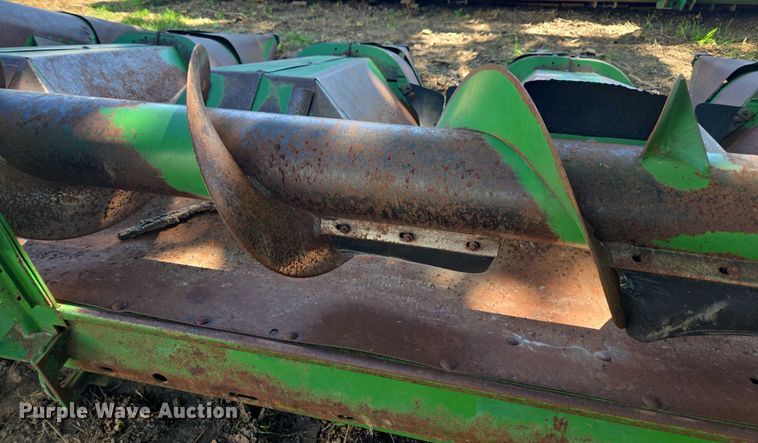 image for item DE2187 John Deere corn head