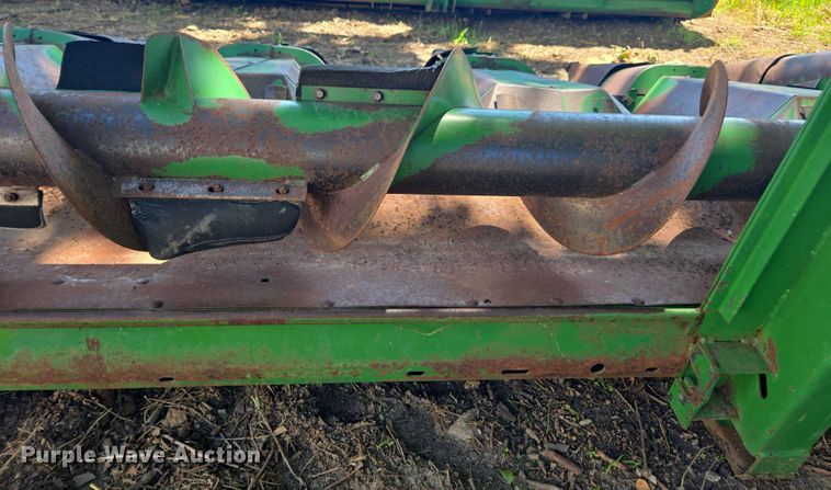 image for item DE2187 John Deere corn head