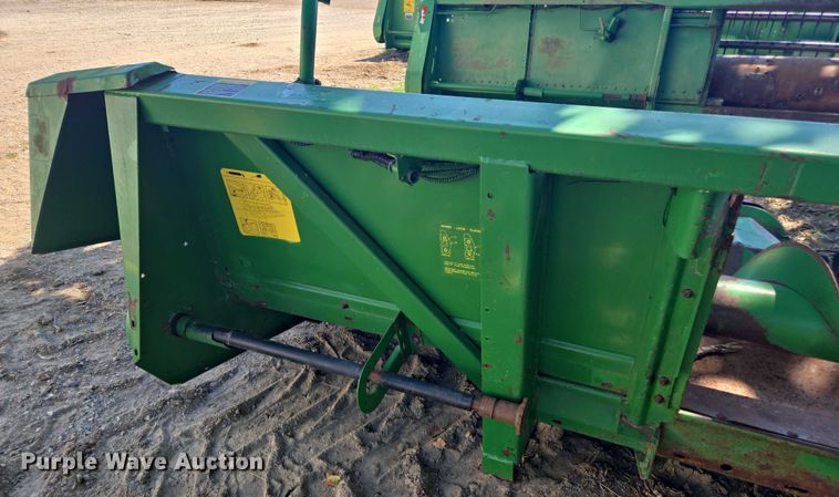 image for item DE2187 John Deere corn head