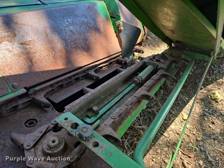 image for item DE2187 John Deere corn head