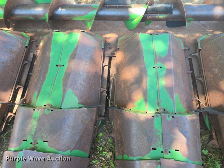 image for item DE2187 John Deere corn head