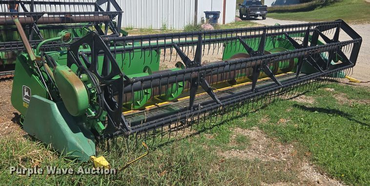 image for item DE2189 John Deere 920 flex head