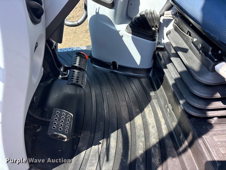 image for item DM1969 2022 New Holland T5.110 MFWD tractor