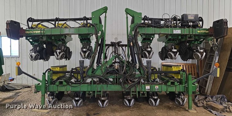 image for item DR3975 John Deere 1720 Max Emerge XP no-till planter