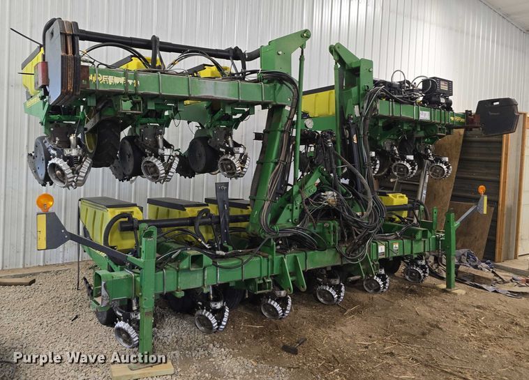 image for item DR3975 John Deere 1720 Max Emerge XP no-till planter