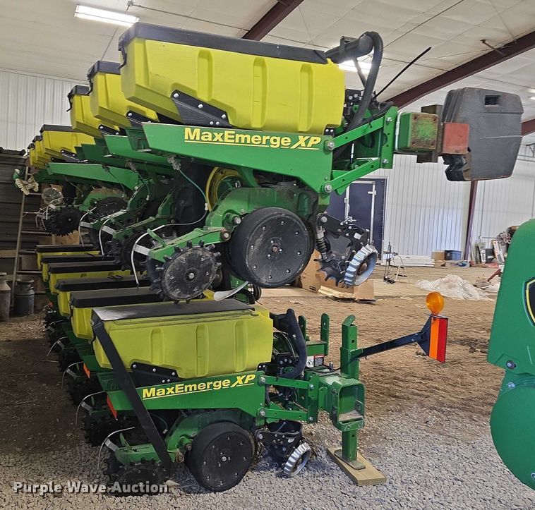 image for item DR3975 John Deere 1720 Max Emerge XP no-till planter