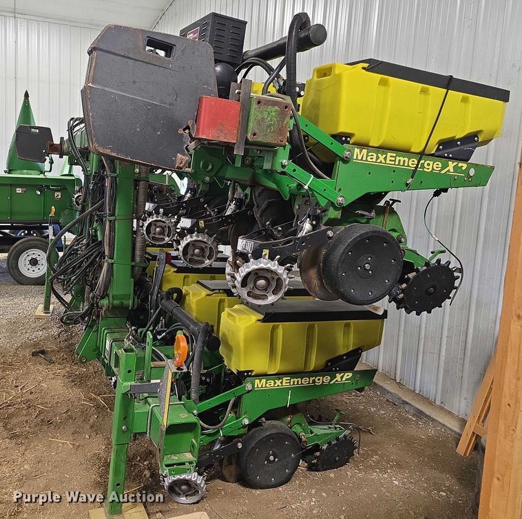 image for item DR3975 John Deere 1720 Max Emerge XP no-till planter