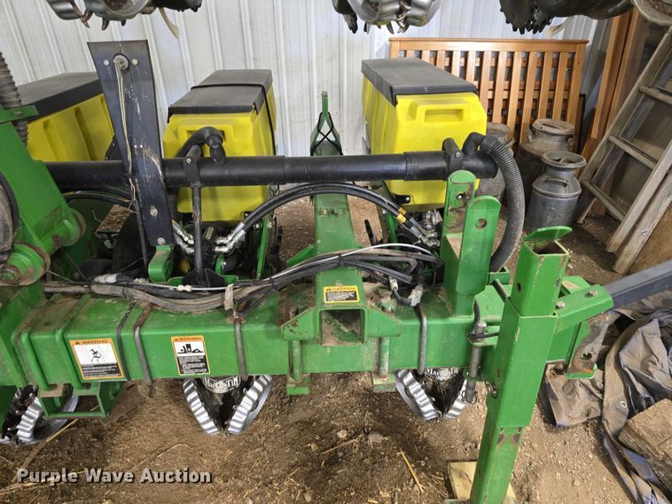 image for item DR3975 John Deere 1720 Max Emerge XP no-till planter