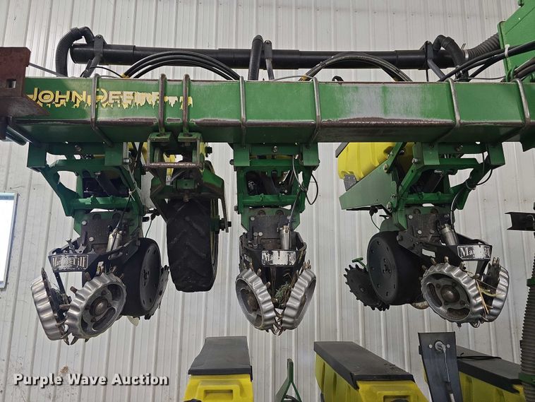 image for item DR3975 John Deere 1720 Max Emerge XP no-till planter