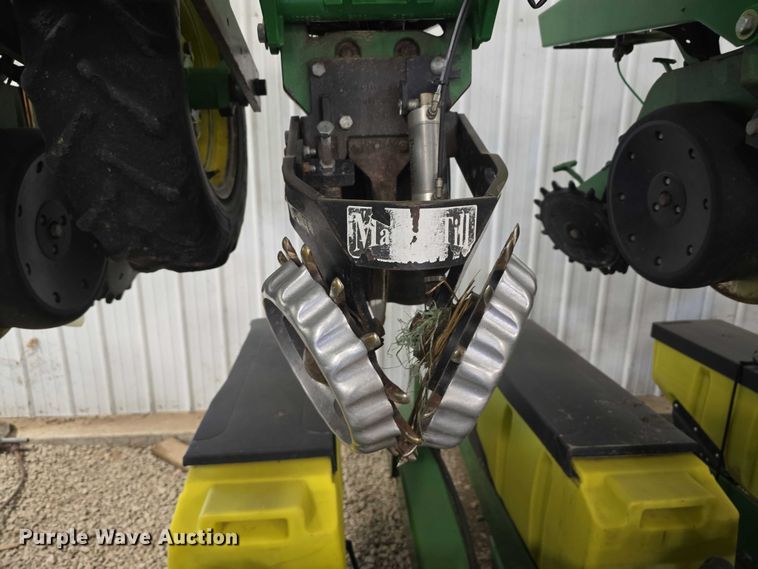 image for item DR3975 John Deere 1720 Max Emerge XP no-till planter