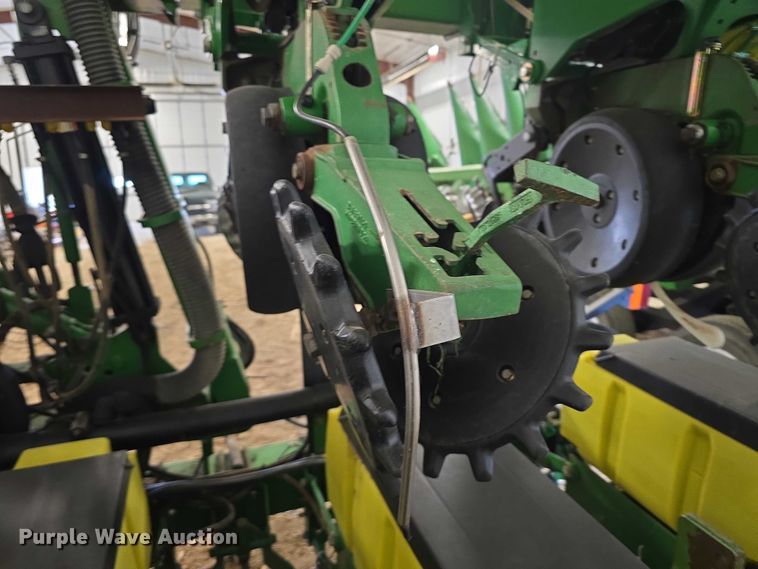 image for item DR3975 John Deere 1720 Max Emerge XP no-till planter