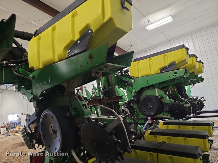 image for item DR3975 John Deere 1720 Max Emerge XP no-till planter