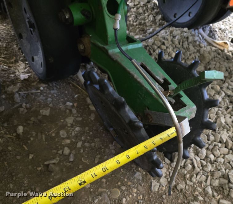 image for item DR3975 John Deere 1720 Max Emerge XP no-till planter