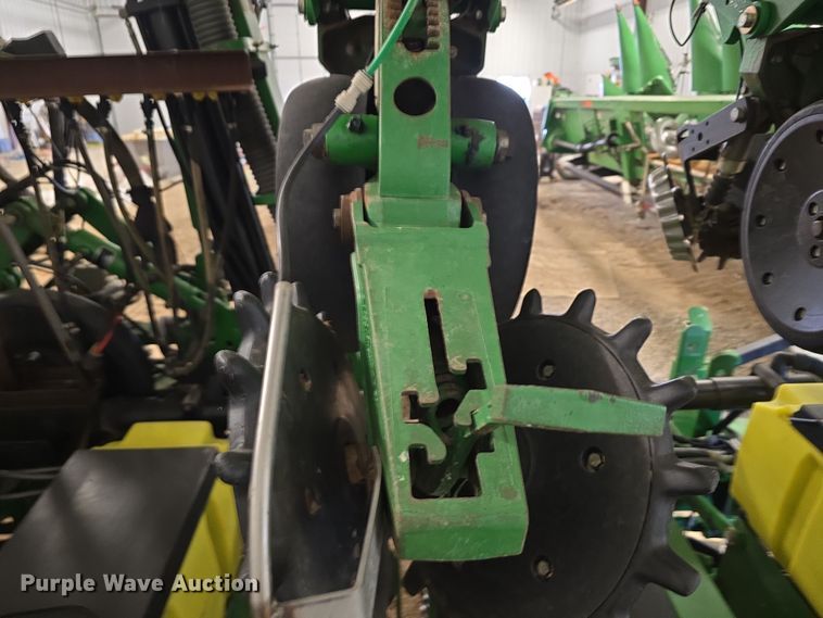 image for item DR3975 John Deere 1720 Max Emerge XP no-till planter