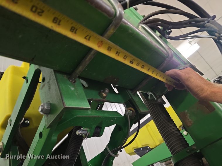 image for item DR3975 John Deere 1720 Max Emerge XP no-till planter