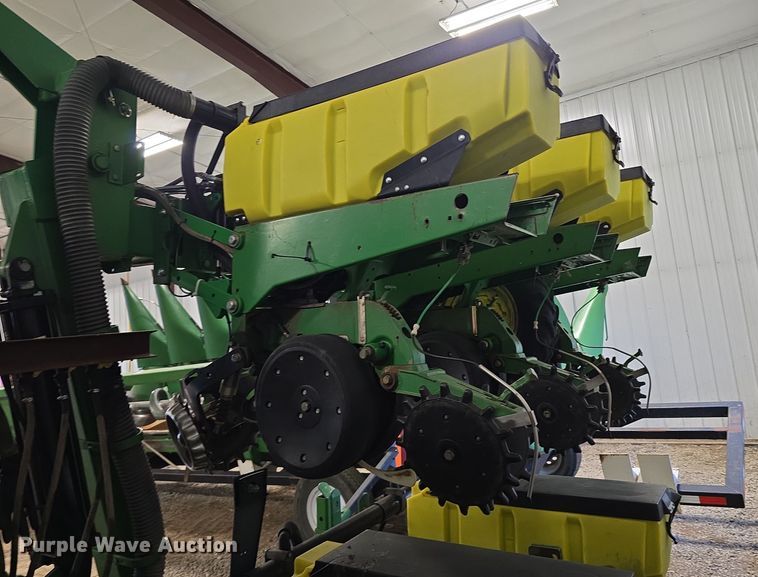 image for item DR3975 John Deere 1720 Max Emerge XP no-till planter