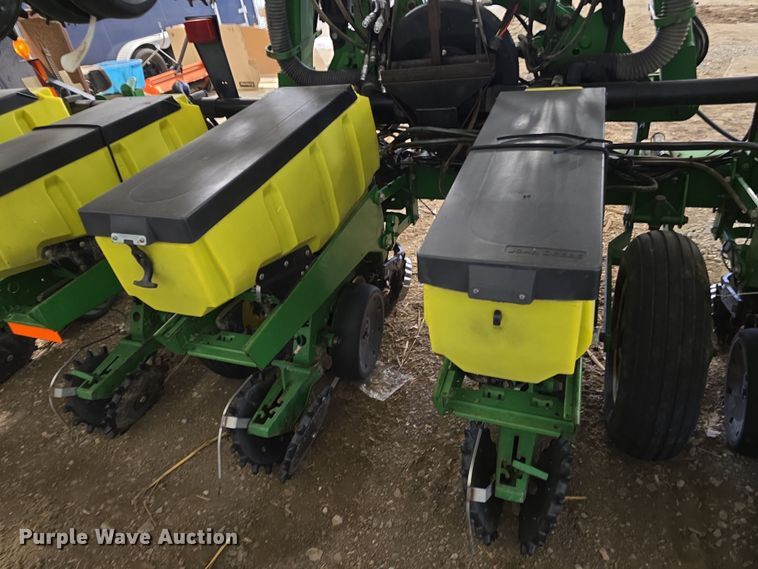 image for item DR3975 John Deere 1720 Max Emerge XP no-till planter