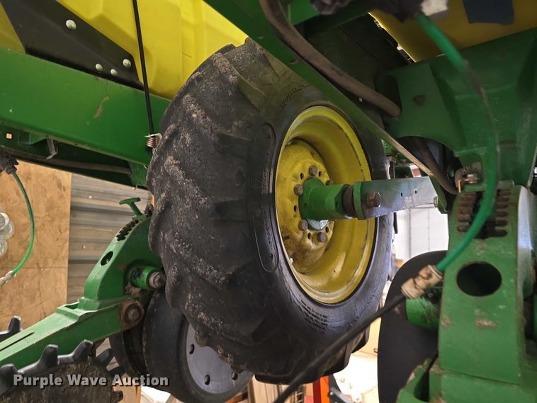image for item DR3975 John Deere 1720 Max Emerge XP no-till planter