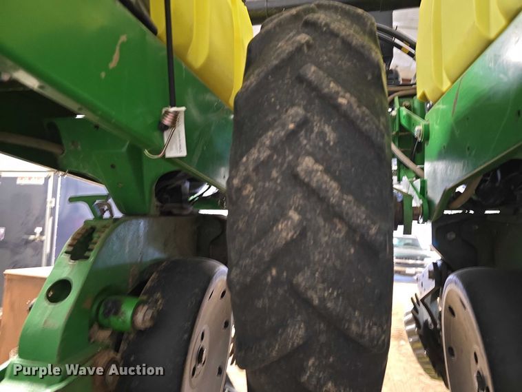 image for item DR3975 John Deere 1720 Max Emerge XP no-till planter
