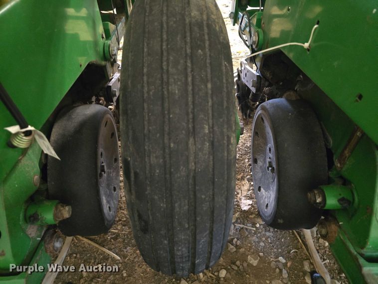 image for item DR3975 John Deere 1720 Max Emerge XP no-till planter