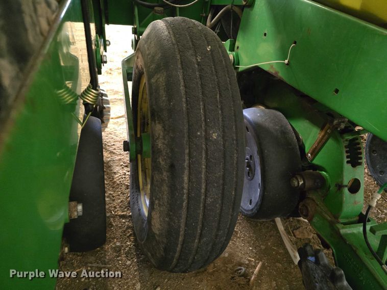 image for item DR3975 John Deere 1720 Max Emerge XP no-till planter
