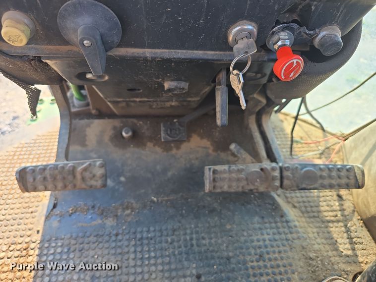 image for item DR3976 1992 John Deere 4455 tractor