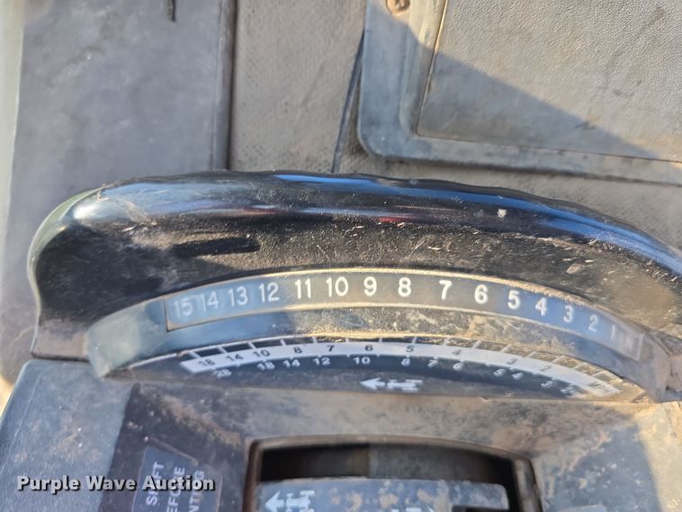 image for item DR3976 1992 John Deere 4455 tractor