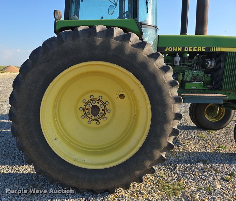 image for item DR3976 1992 John Deere 4455 tractor