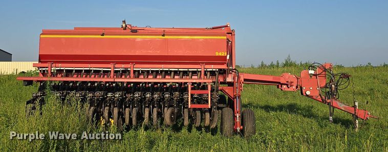 image for item DR3979 Sunflower 9421-25 grain drill