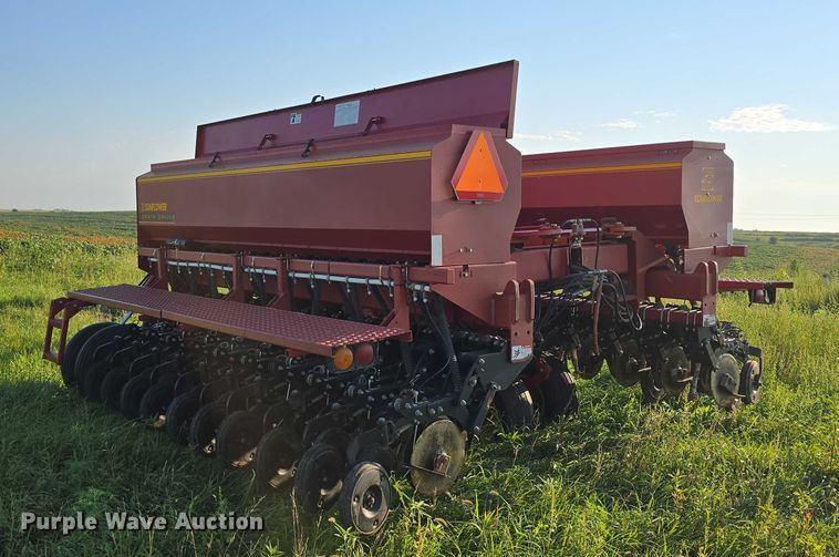 image for item DR3979 Sunflower 9421-25 grain drill