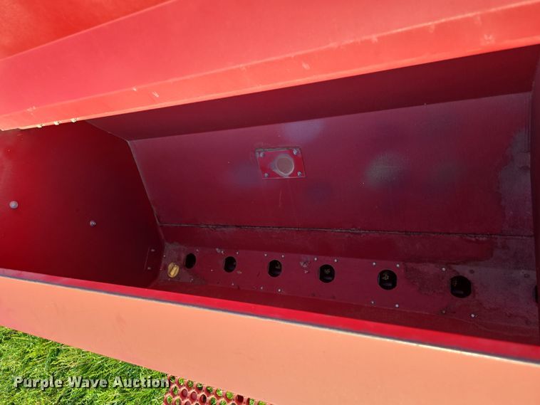 image for item DR3979 Sunflower 9421-25 grain drill